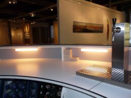 Vielseitig nutzbare alte Werkshalle und moderne Kunst