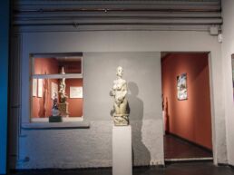 Vielseitig nutzbare alte Werkshalle und moderne Kunst