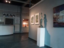 Vielseitig nutzbare alte Werkshalle und moderne Kunst