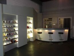 Vielseitig nutzbare alte Werkshalle und moderne Kunst