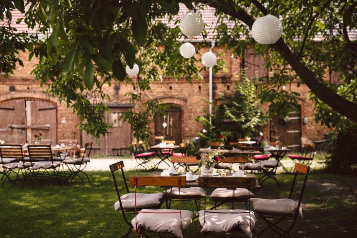 rustikale eventlocation mit garten